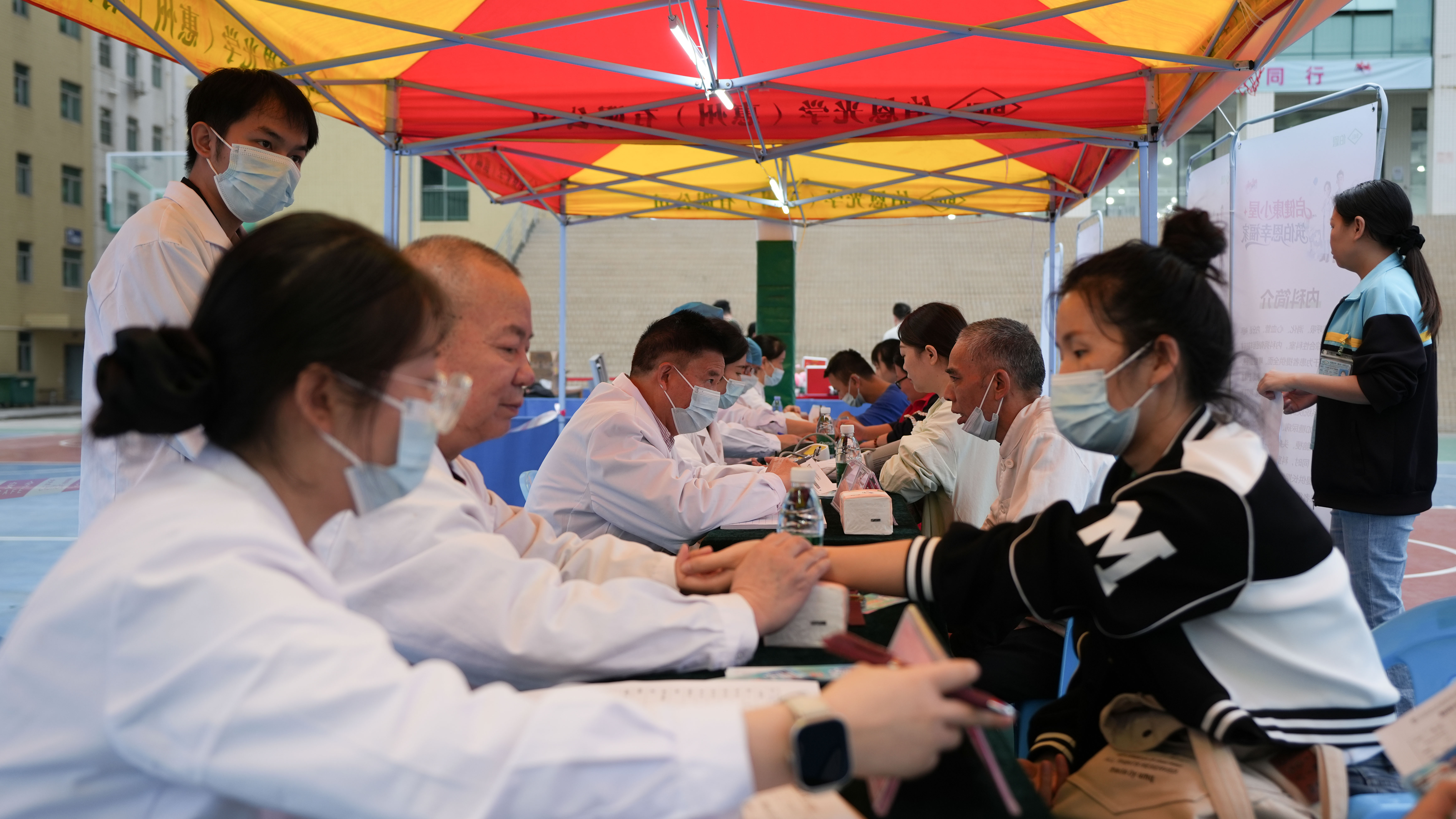 苹果核心供应商伯恩光学启用“健康小屋”，零距离守护员工健康