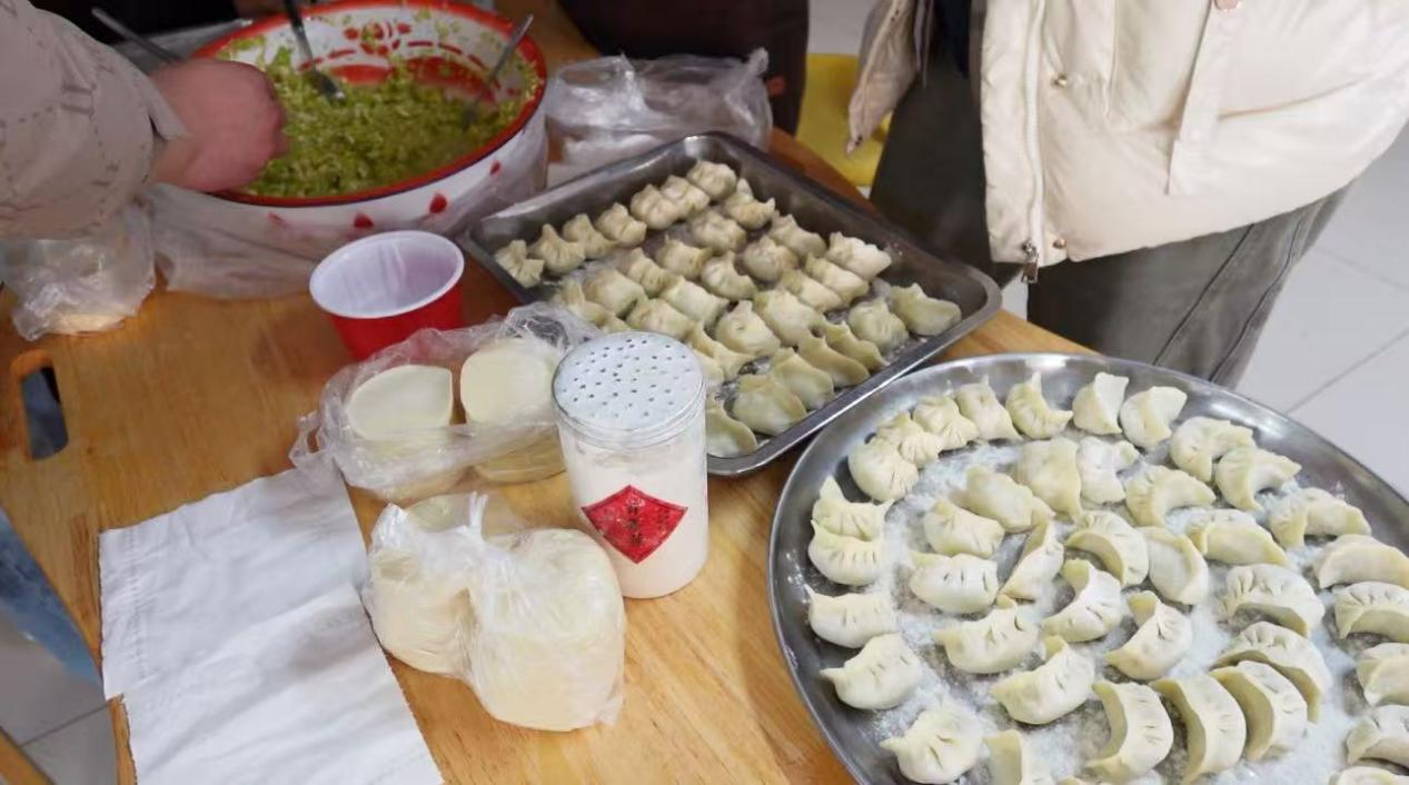 济南海尔空调感恩月“冬日送暖，为爱洗尘”暖心服务走进济南养老中心