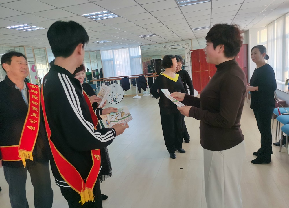 平安产险栖霞支公司开展“防骗你我他 全民共反诈”主题宣传活动 护航银龄群体金融安全