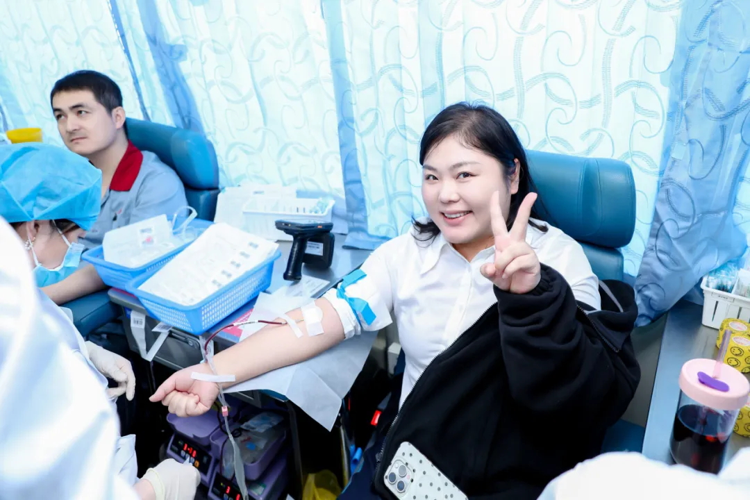 一腔热血续华章 生命之光暖扬城