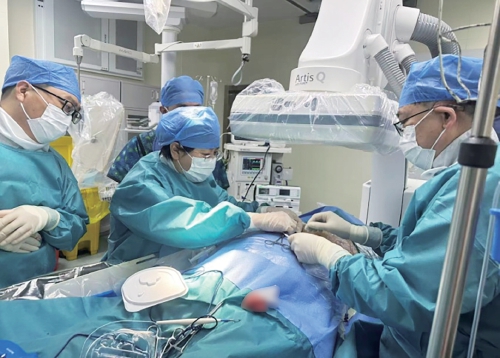 济南市第四人民医院成功植入国内首批血管外“智能除颤器”救治重症心衰患者