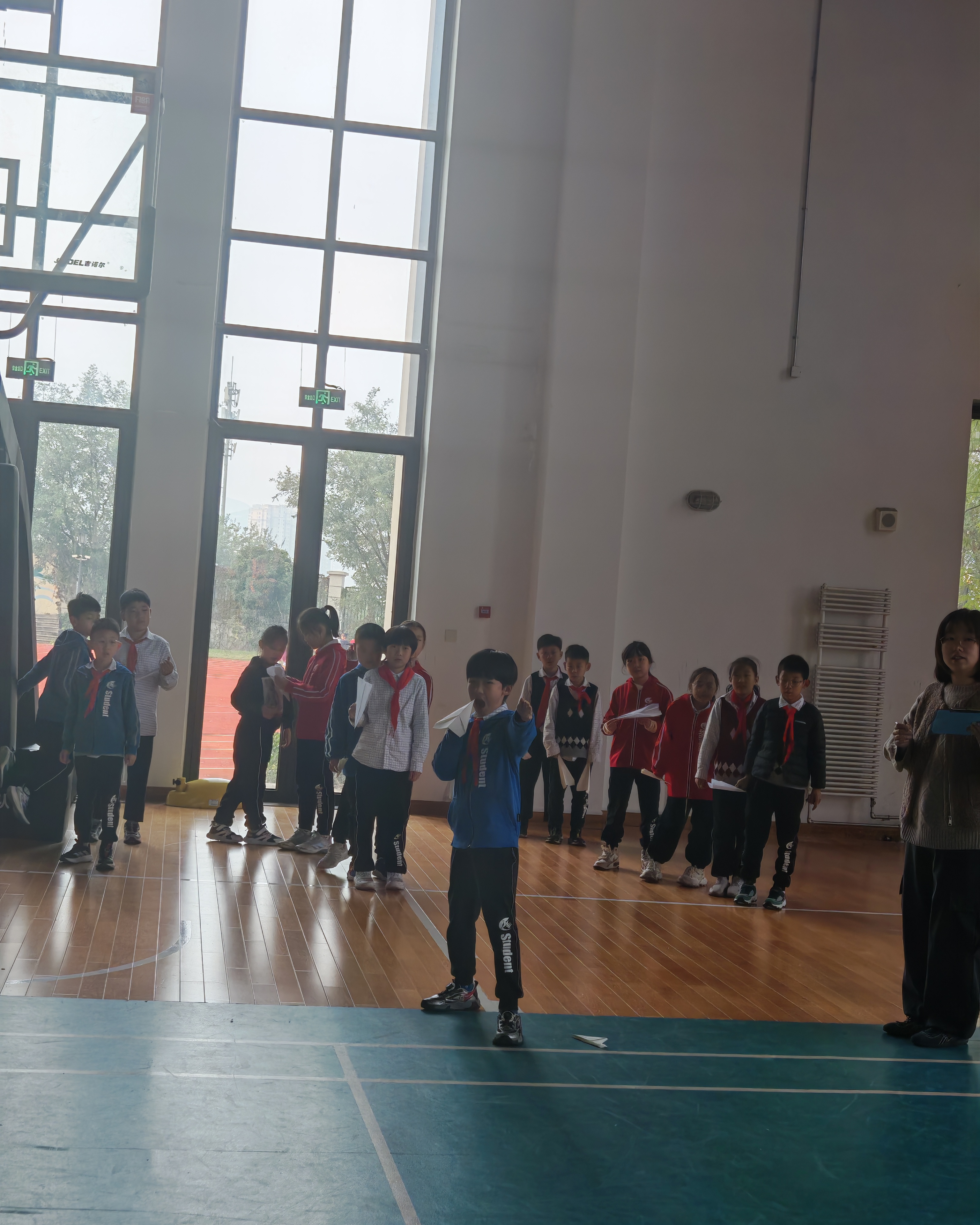 科技赋能成长，创意点亮童年 ——济南市历下区龙奥学校科技节活动