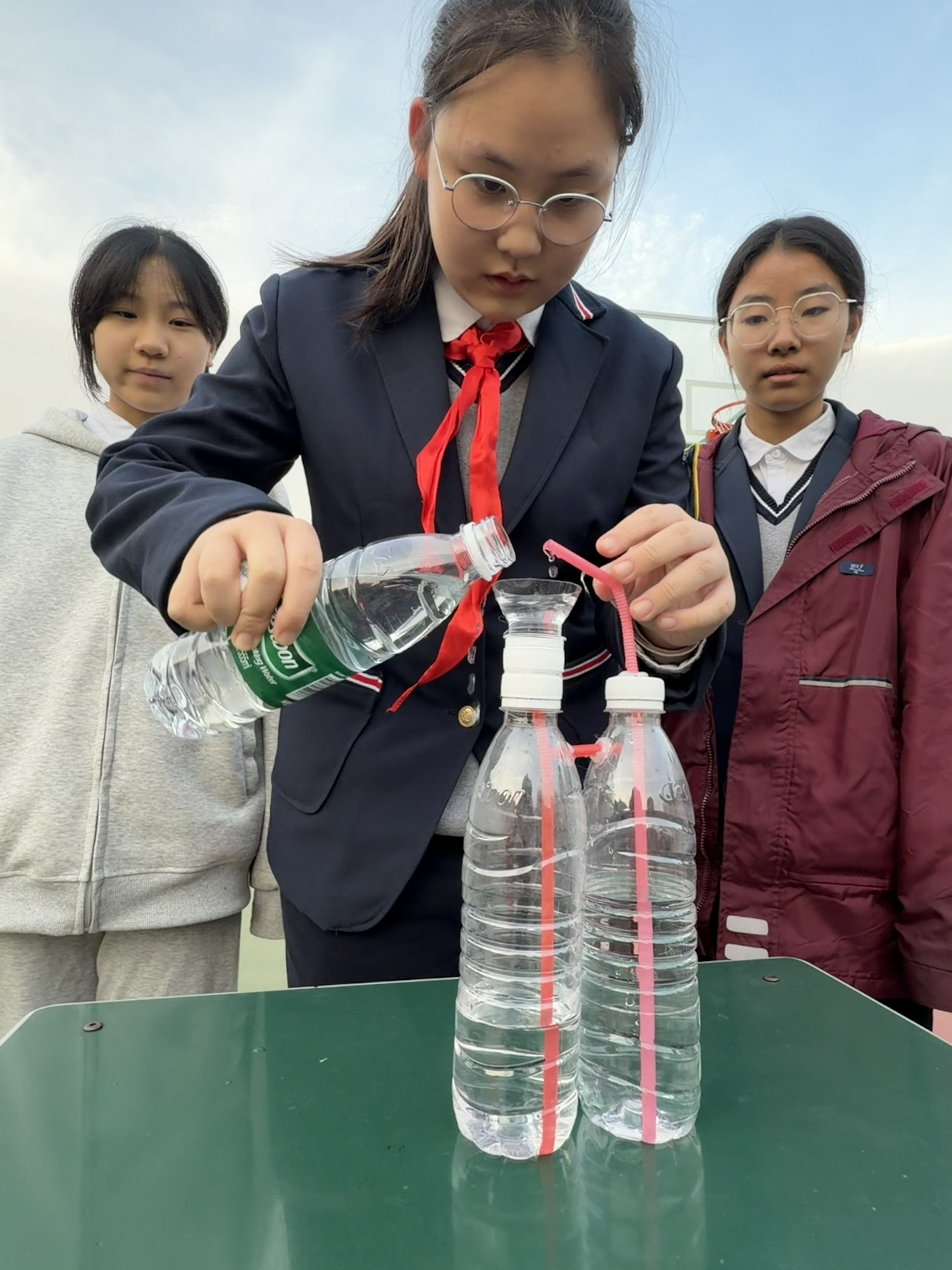 科技赋能成长，创意点亮童年 ——济南市历下区龙奥学校科技节活动