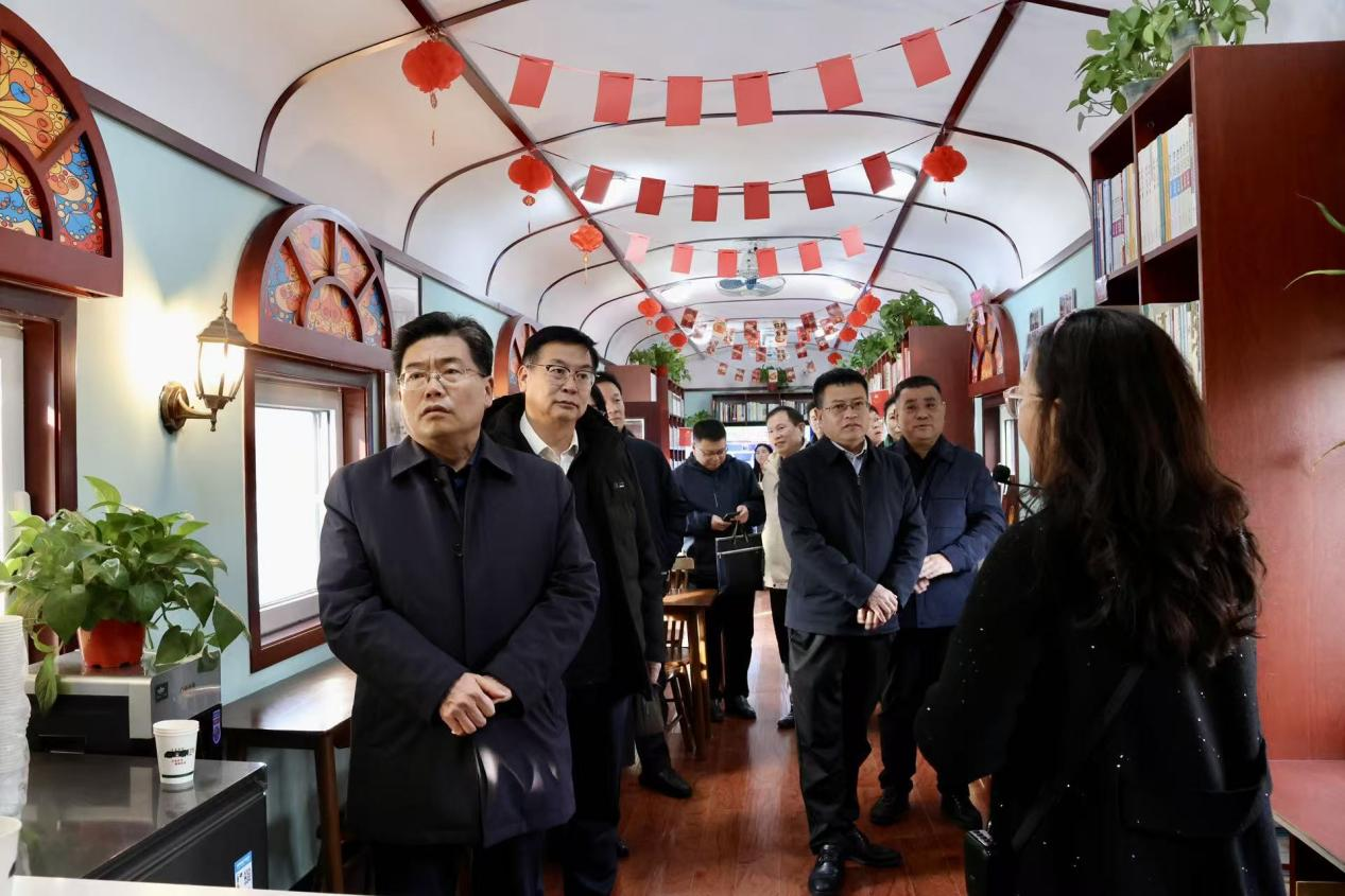 点亮阅读之灯，照亮振兴之路 乡村全民阅读发展交流会在柳埠街道举办