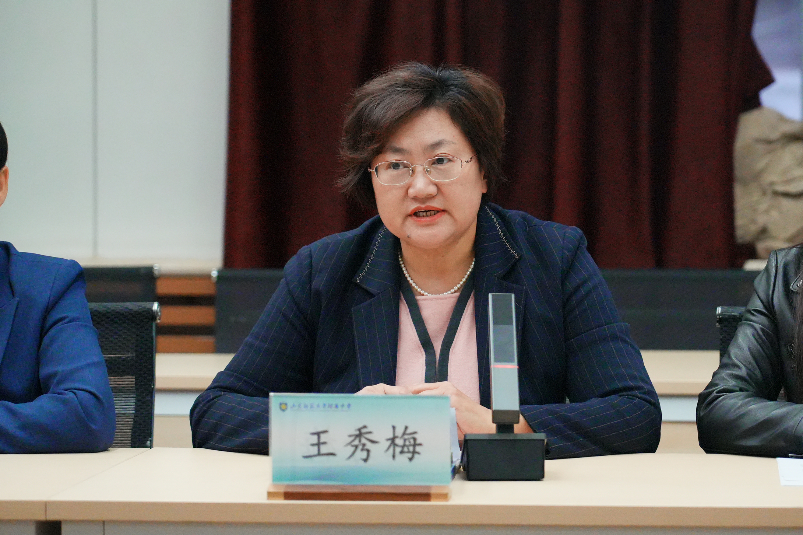 山东师大附中举行建校75周年丛书新书发布会暨“教育强国战略背景下教师发展标志性成果的构造与表达”座谈会