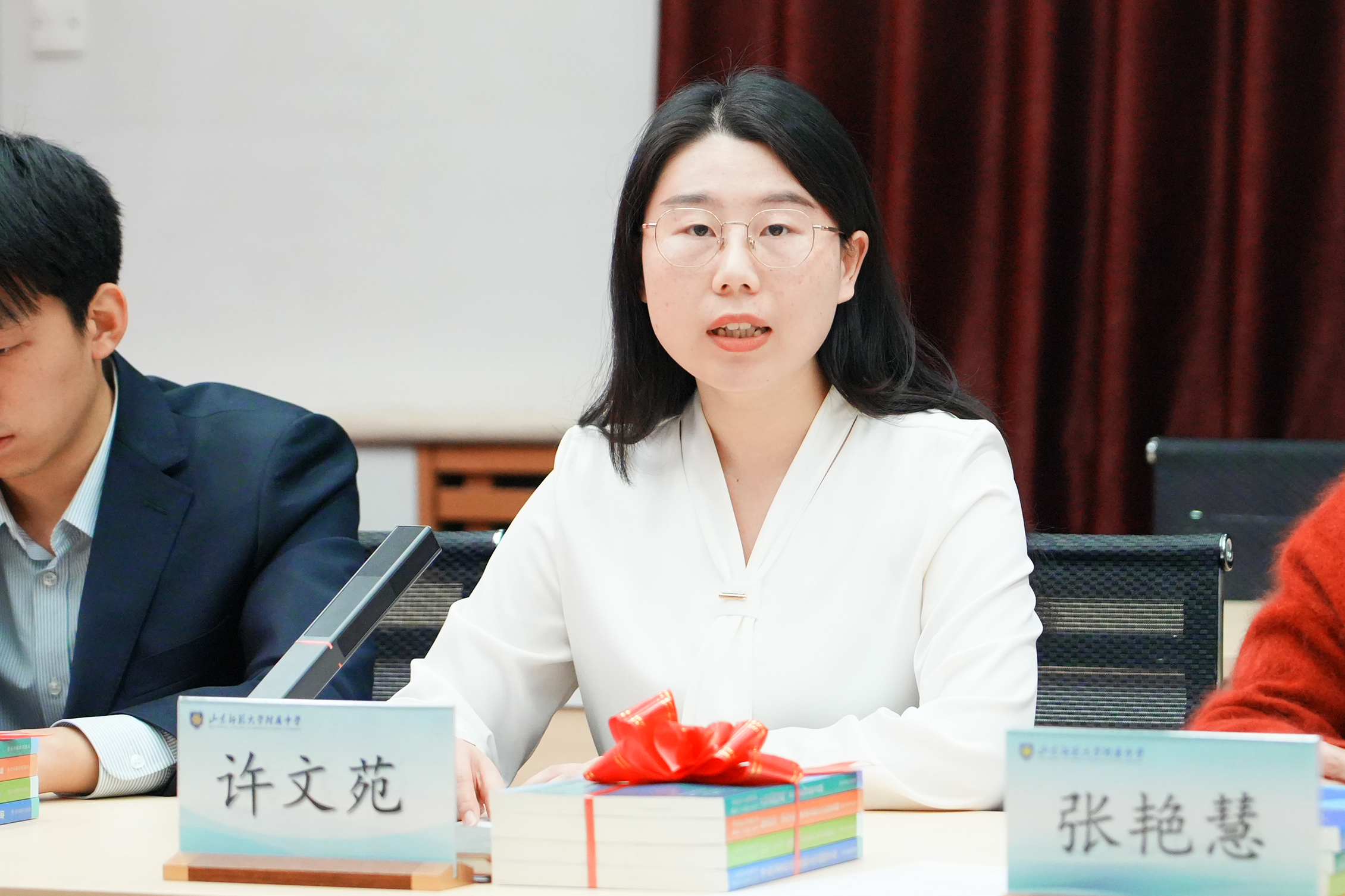 山东师大附中举行建校75周年丛书新书发布会暨“教育强国战略背景下教师发展标志性成果的构造与表达”座谈会