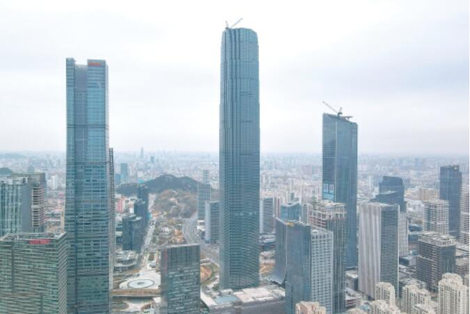  “山势”已成！“济南第一高”塔冠幕墙封顶 