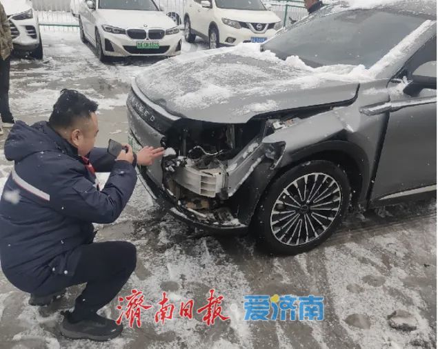 风雪中的金融守护：济南银行保险业迎战寒潮，确保服务“不降温”