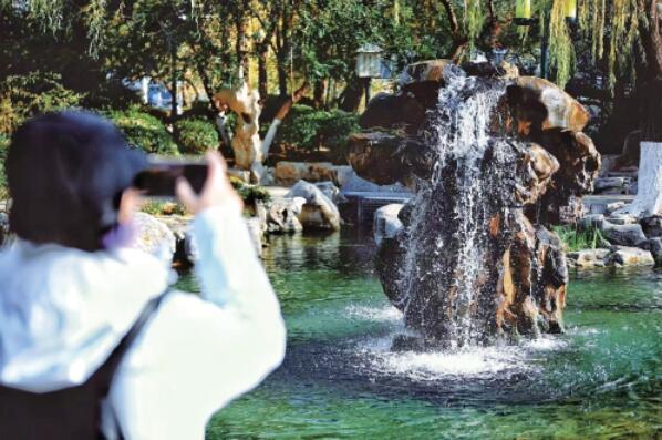 预报今夜到明天中午有雨雪，气温明显下降