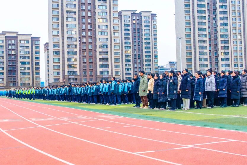 国旗下,稼轩少年开启“寻光”之旅