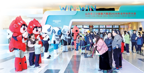 从工厂车间到城市客厅：中国重汽以可触摸的温度完成品牌破圈