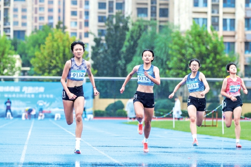 历下体育把健康中国写成幸福生活