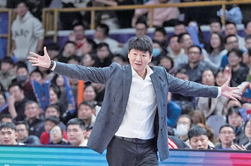 今晚客场挑战CBA“十一冠王” 山东高速男篮应该学学青岛队