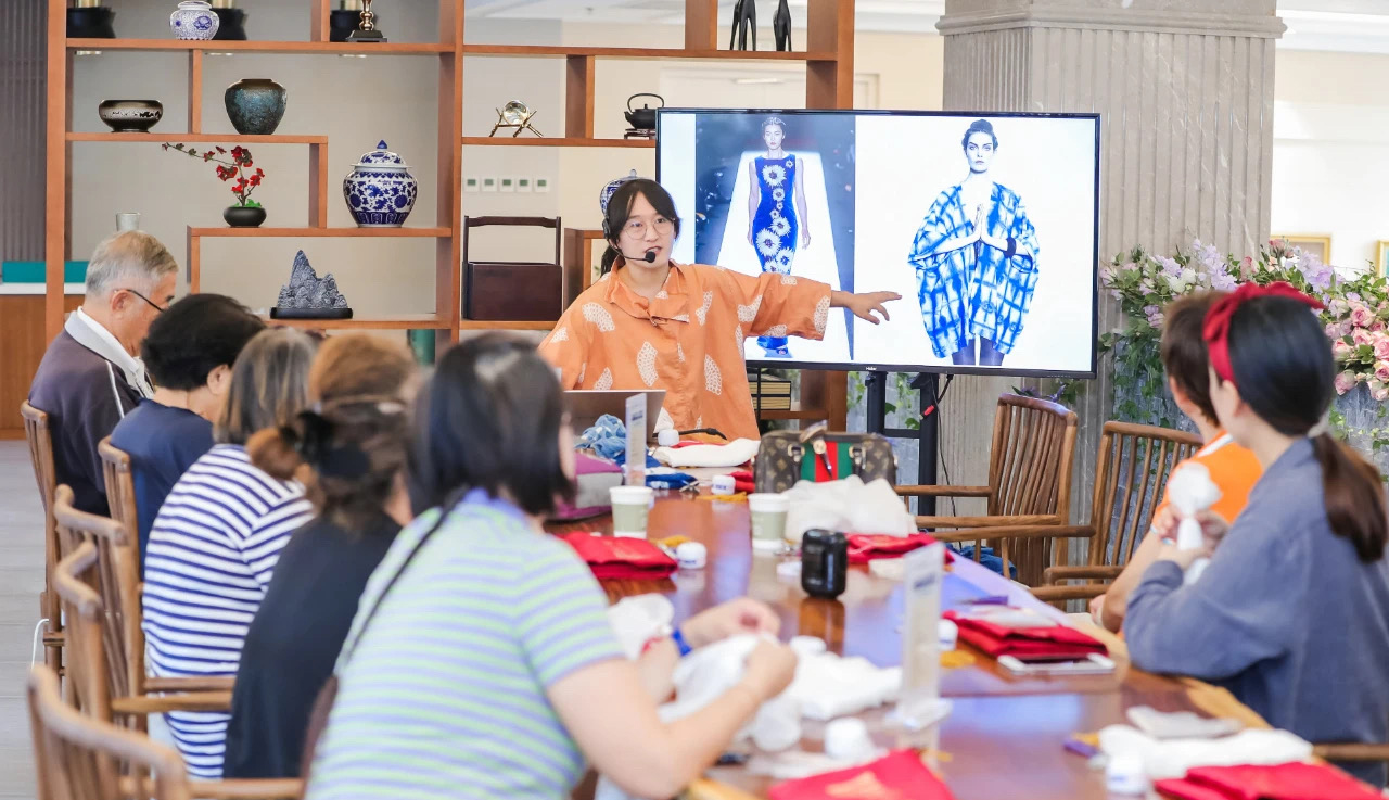 融媒·画像丨北京白领，回乡“染”出春天——靛蓝色的事业