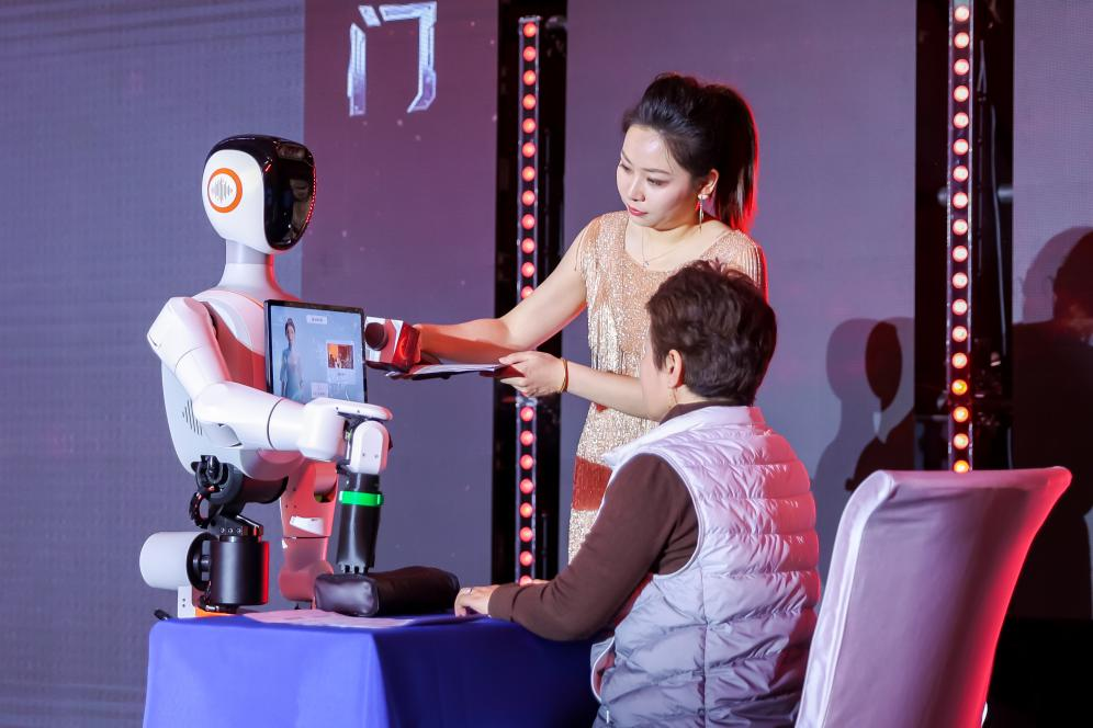 中医遇上AI，机器人“望闻问切”精准度震惊老中医