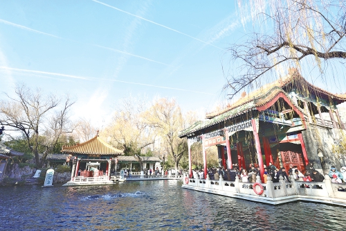 元旦假期首日泉城文旅市场热力迸发 全市30家景区共纳客40.95万人次