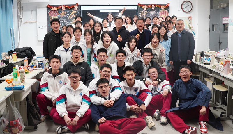 青春筑梦迎新年 欢歌笑语满校园 济南二中举办班级元旦联欢会