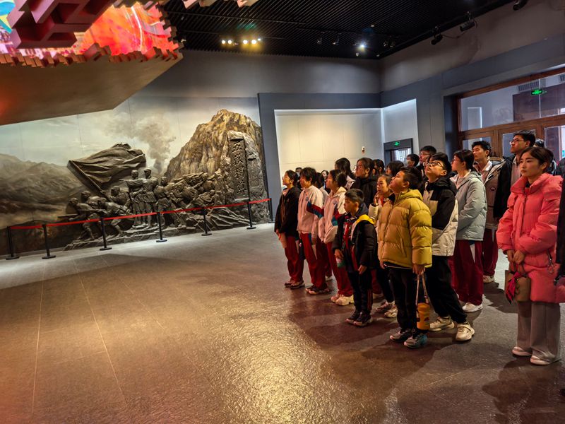 红色研学路 思政一体化 ——济南二中携手大中小学打造行走课堂