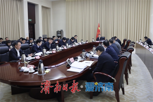 市政府党组理论学习中心组进行集体学习 于海田主持并讲话