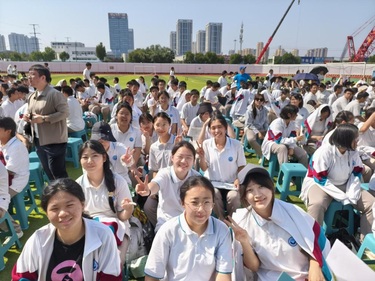 凝心聚力，温暖前行——记2024级14班的成长与共融