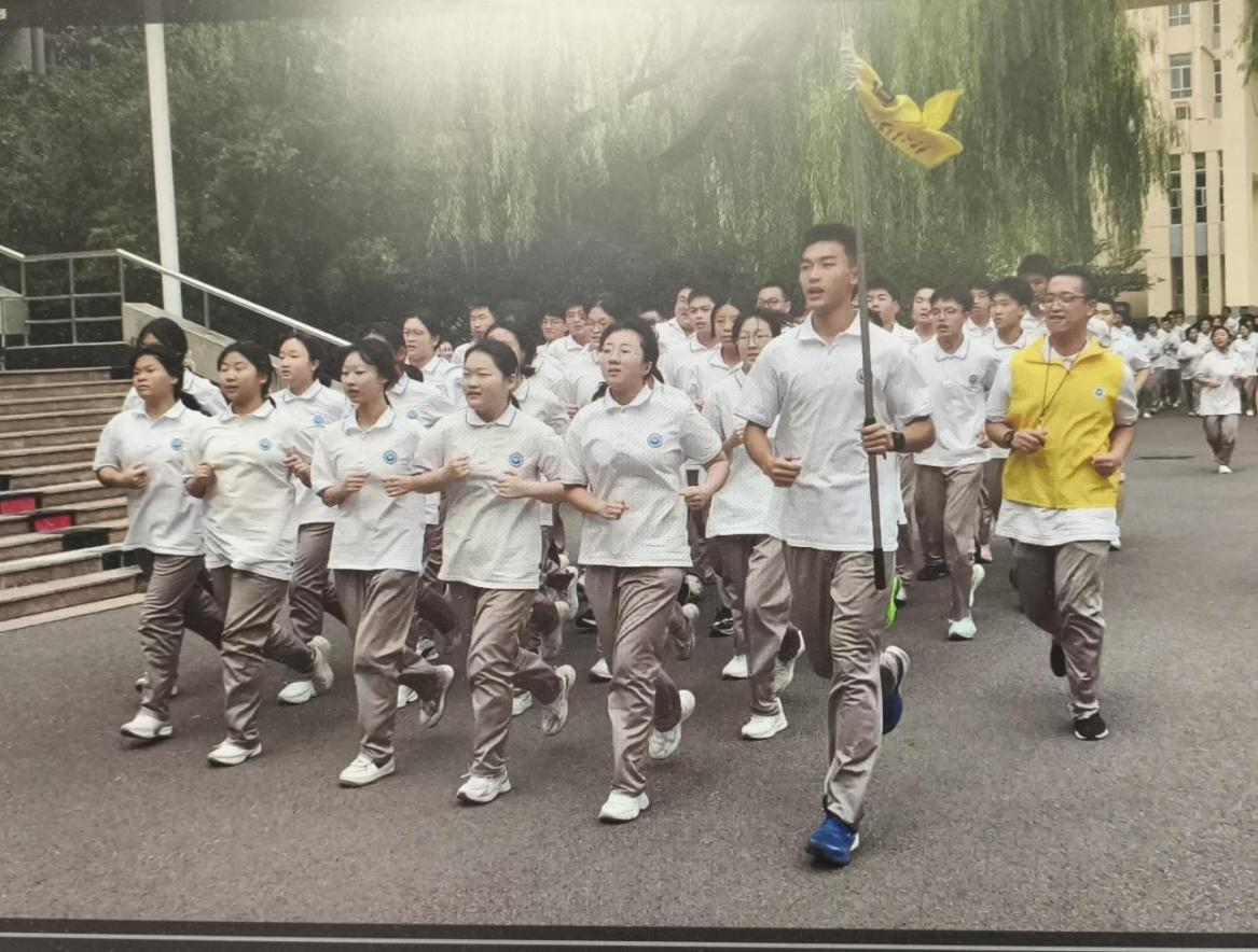 凝心聚力，温暖前行——记2024级14班的成长与共融