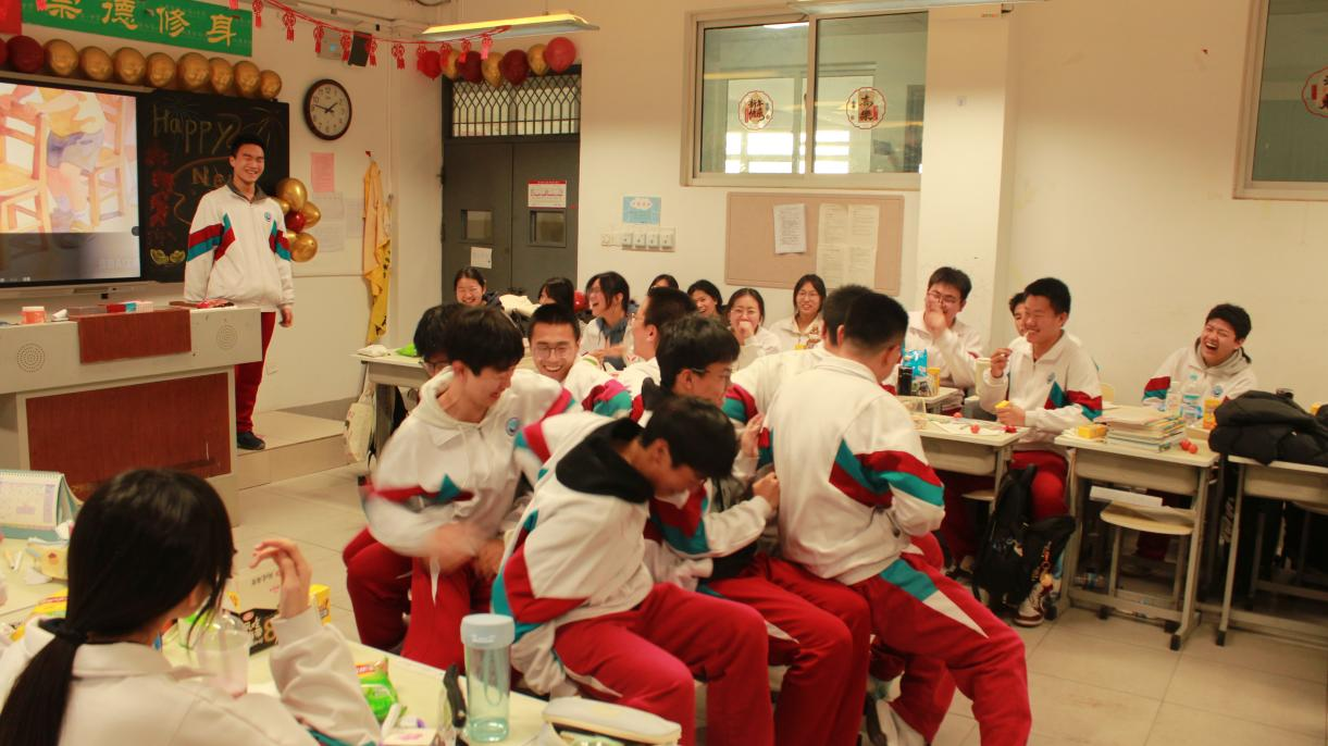 凝心聚力，温暖前行——记2024级14班的成长与共融