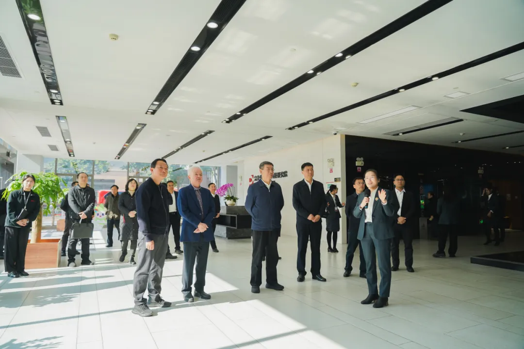 黄宁生赴完美公司调研工会工作