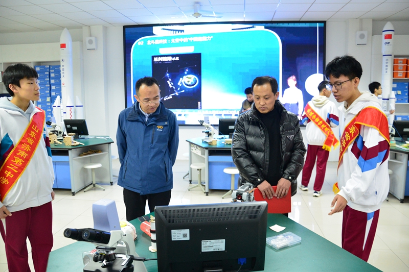 家校深度互动，共绘成长同心圆 ——济南二中第四期“八个一”同心共育活动圆满举行