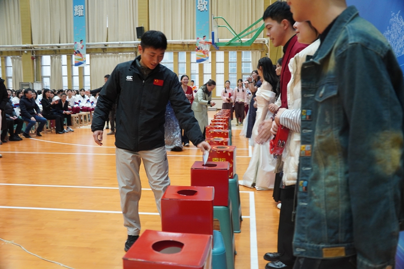 青春放歌，向美而行 ——济南二中成功举办第七届校园十佳歌手大赛暨第二十一届艺术节展演