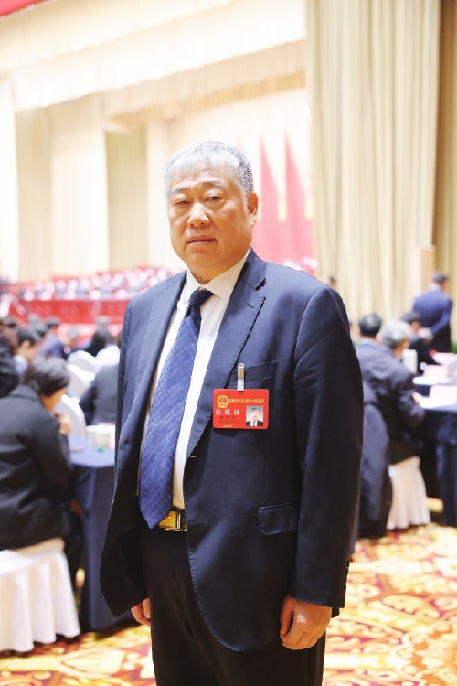 搭建区域性惠民电商平台 提升城市商业活力——访市人大代表李文杰