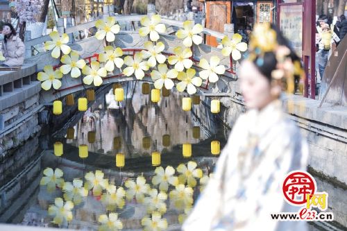 济南明府城老街迎春焕彩