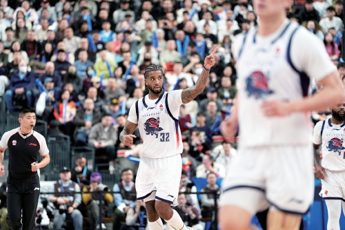 今晚,山东男篮主场大战卫冕冠军