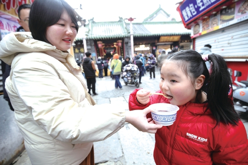 品尝腊八粥 祈福迎新年