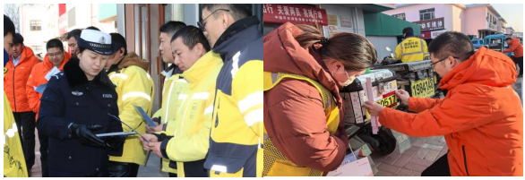 平安产险德州中心支公司联合德州交警启动“亮尾行动” 为“两员”点亮冬季平安路