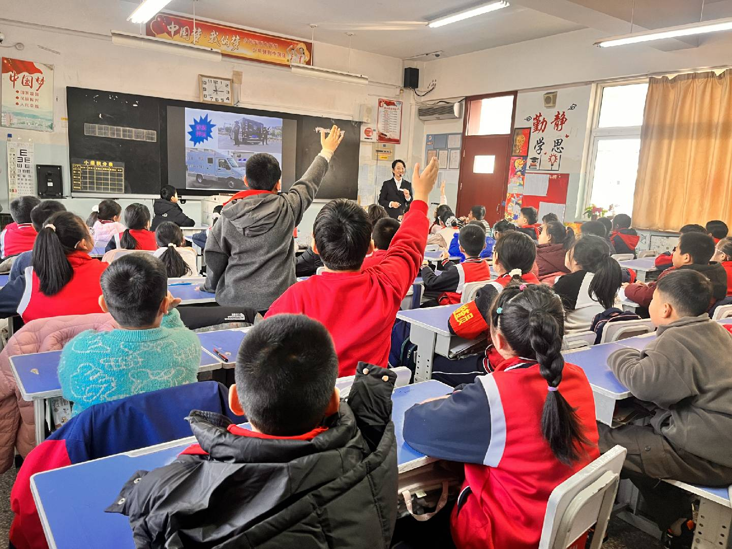 民生银行泰安分行与泰安师范附属学校联合开展金融启蒙活动