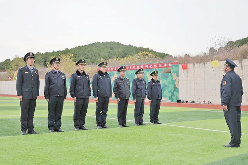 城管蓝绘就民生暖 环卫橙擦亮幸福城——长清城管以实干担当书写2025高质量城市治理答卷