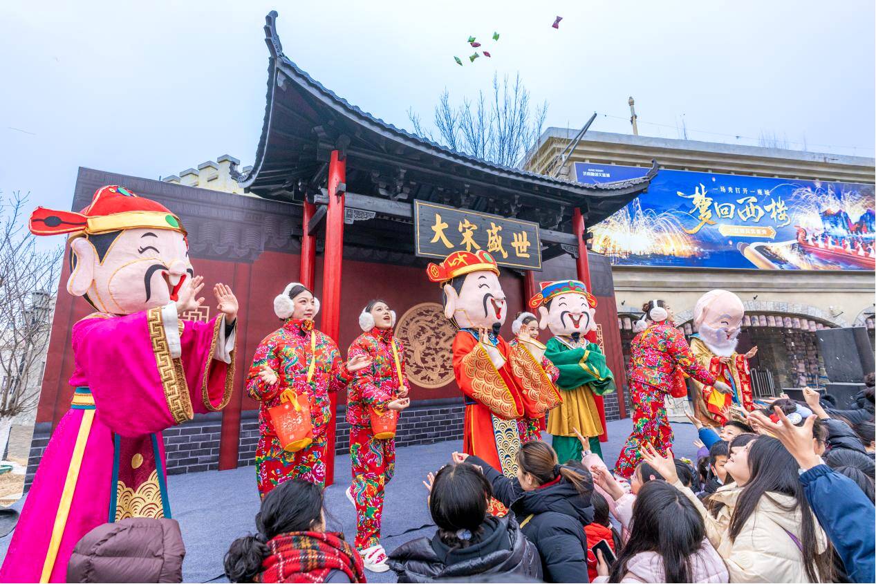 “神仙下凡”陪你过年！济南融创乐园新春盛宴开启，还能和NPC互动赢“仙缘”