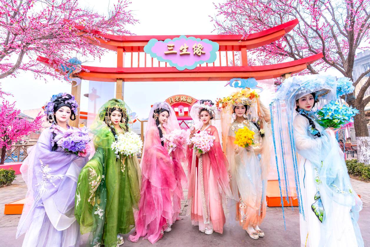 “神仙下凡”陪你过年！济南融创乐园新春盛宴开启，还能和NPC互动赢“仙缘”