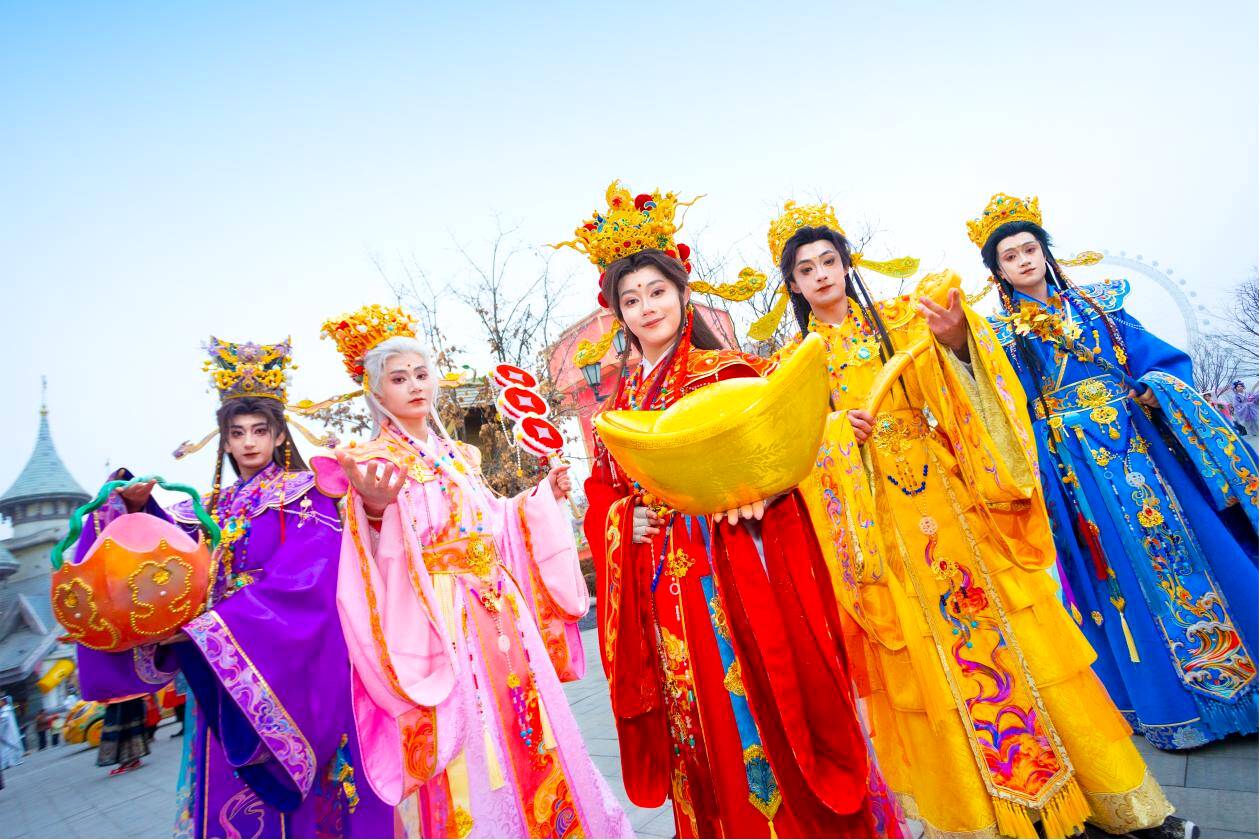 “神仙下凡”陪你过年！济南融创乐园新春盛宴开启，还能和NPC互动赢“仙缘”