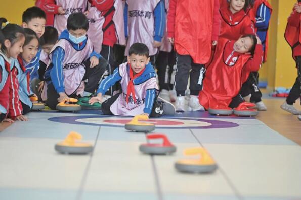 冰雪经济热 泉城冬日消费燃活力