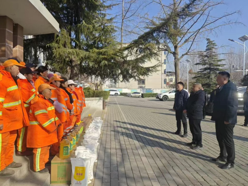 这份新年礼，送给“城市美容师”——仲宫街道温暖慰问一线环卫工人