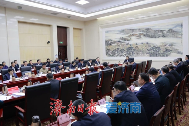 市委理论学习中心组进行集体学习 刘强主持并讲话 于海田韩金峰孙开连杨峰出席