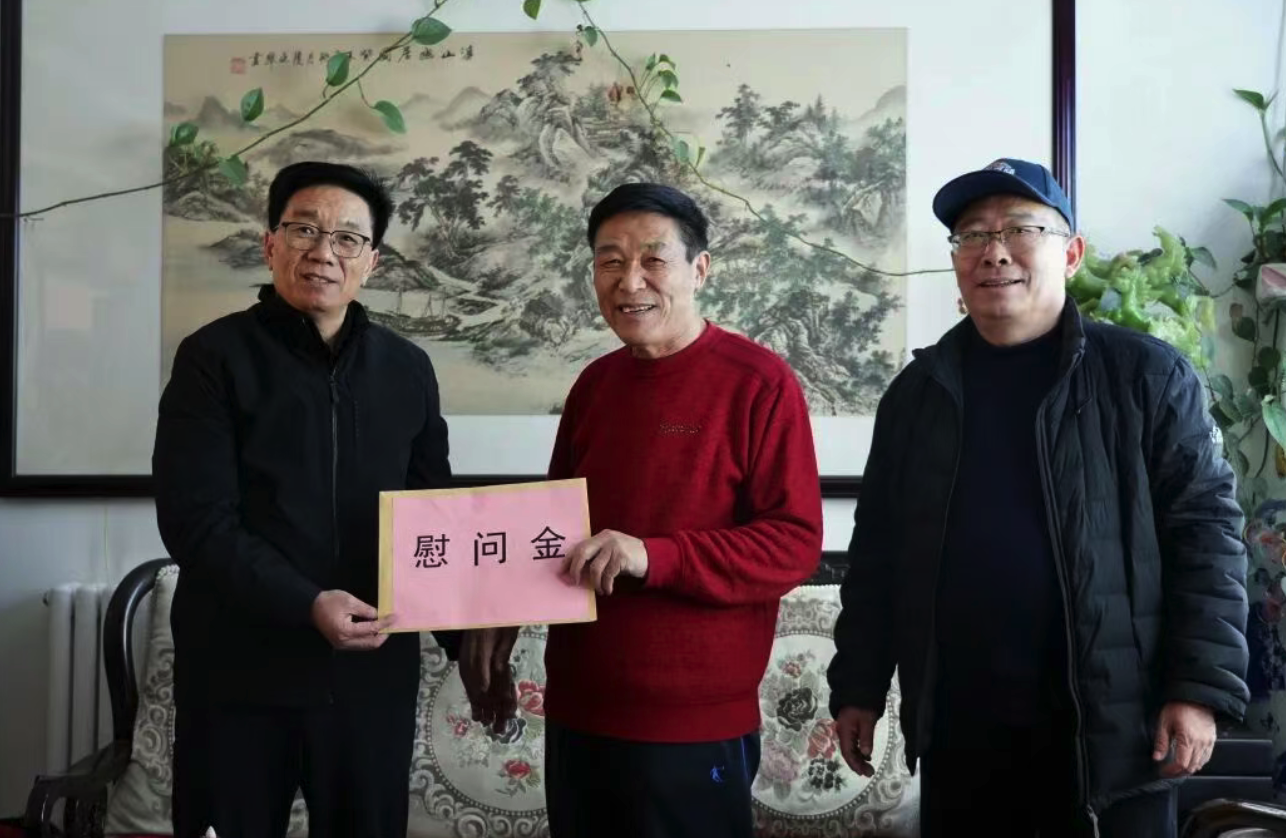 南部山区开展2026年春节走访慰问道德模范活动