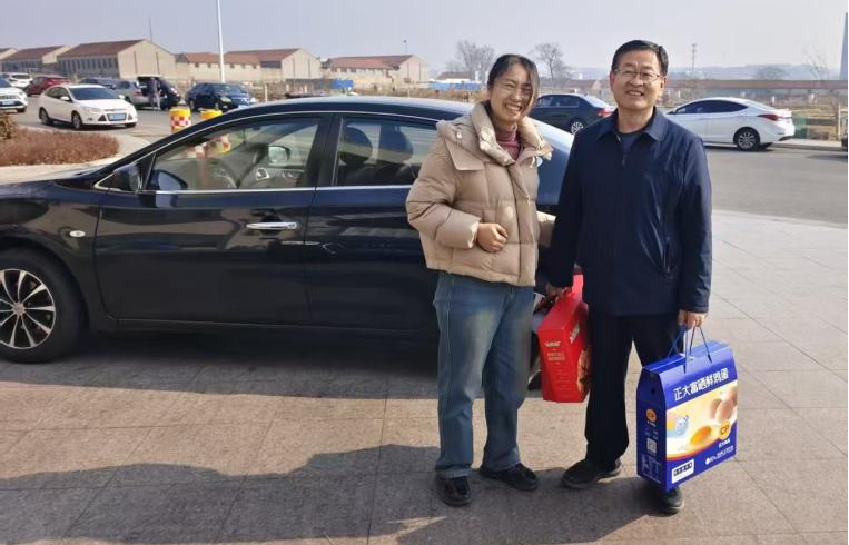 情暖新春 感恩同行 —平安产险威海中支走访慰问退休老员工