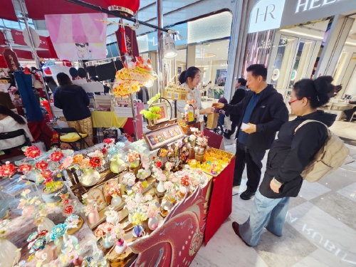 来商场赶一场新春市集 在济南解锁“马”上惊喜