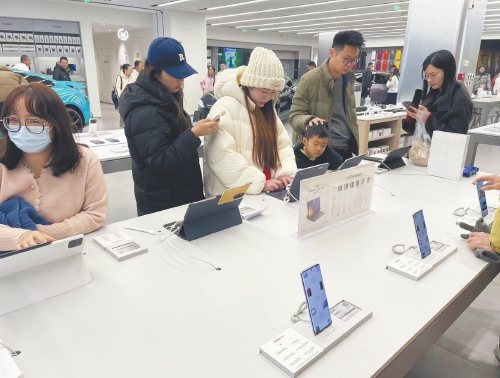 物质精神双“丰收” 泉城新春韵味长