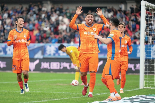 泰山队斩获上海集训首胜,新援阿尔瓦罗未登场