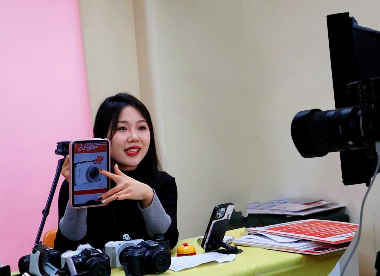 民生民声｜直播带货要守“新规矩”：民生消费，产品稳居直播“C位”！