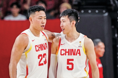 世预赛中国男篮客场逆转日本队 济南小伙贺希宁关键三分立功了