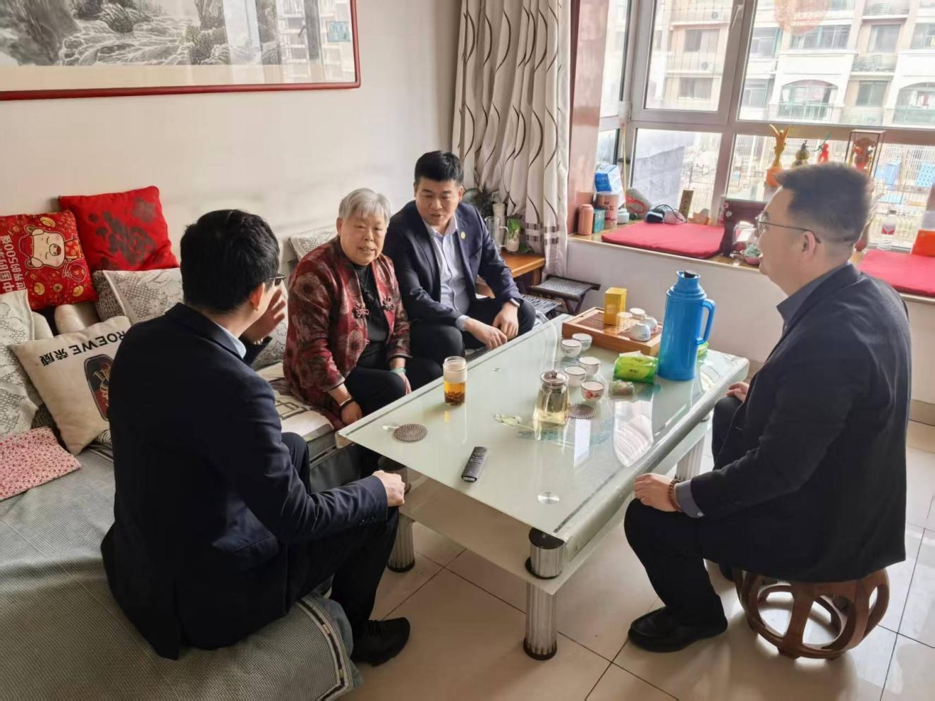 情暖新春?心系老党员——平安产险泰安中心支公司开展春节走访慰问活动